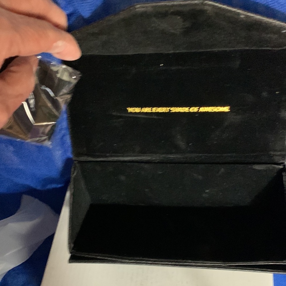 Beautiful brand new black sunglasses gold trim on top - Picture 3 of 6